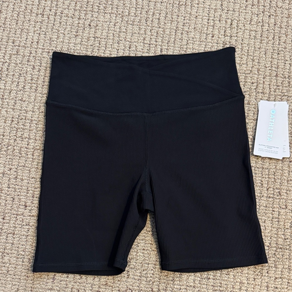 Athleta Elation Crossover Rib 7” Short